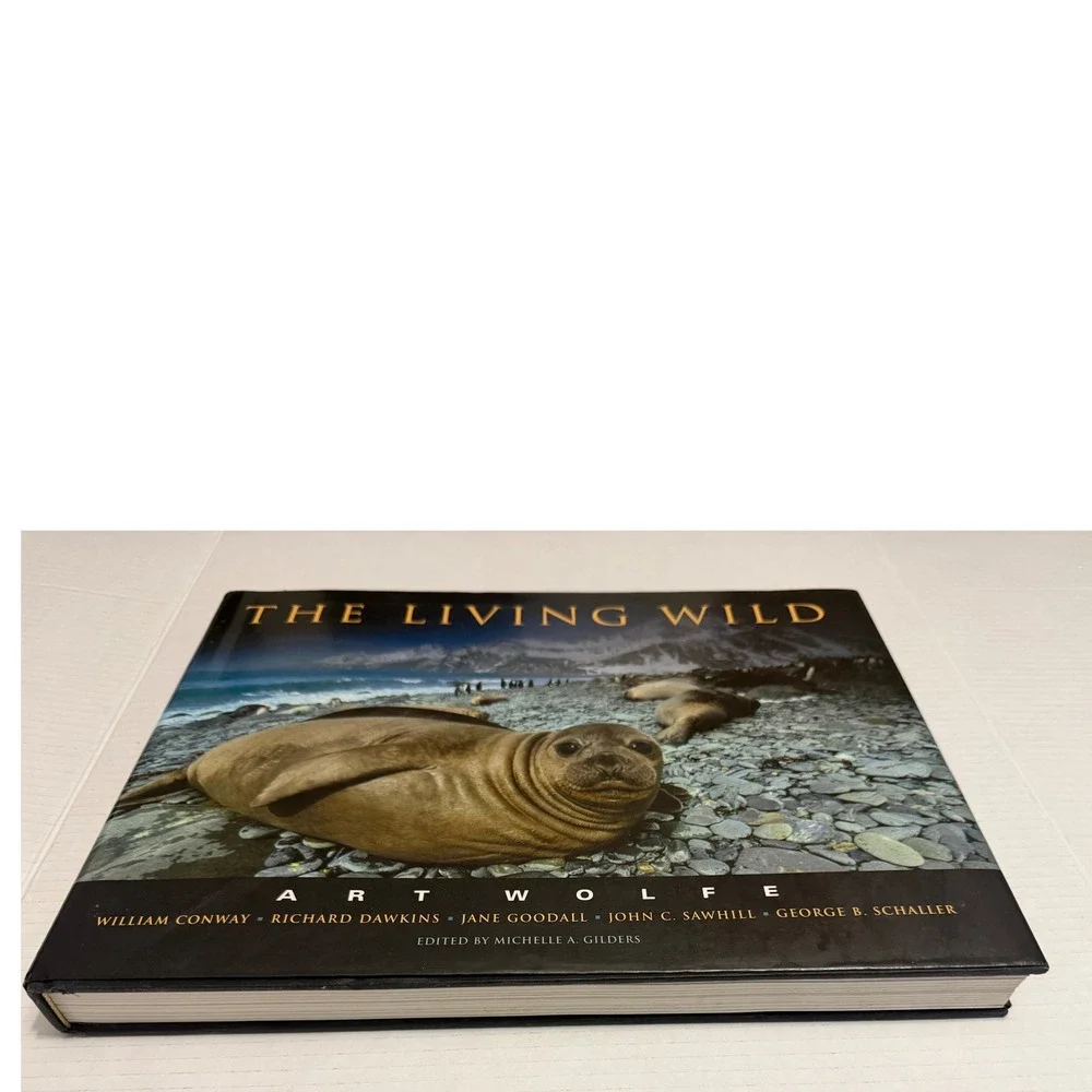 The Living Wild Art Wolfe Hardcover Photography Book 1st Edition 2000 Wild Earth